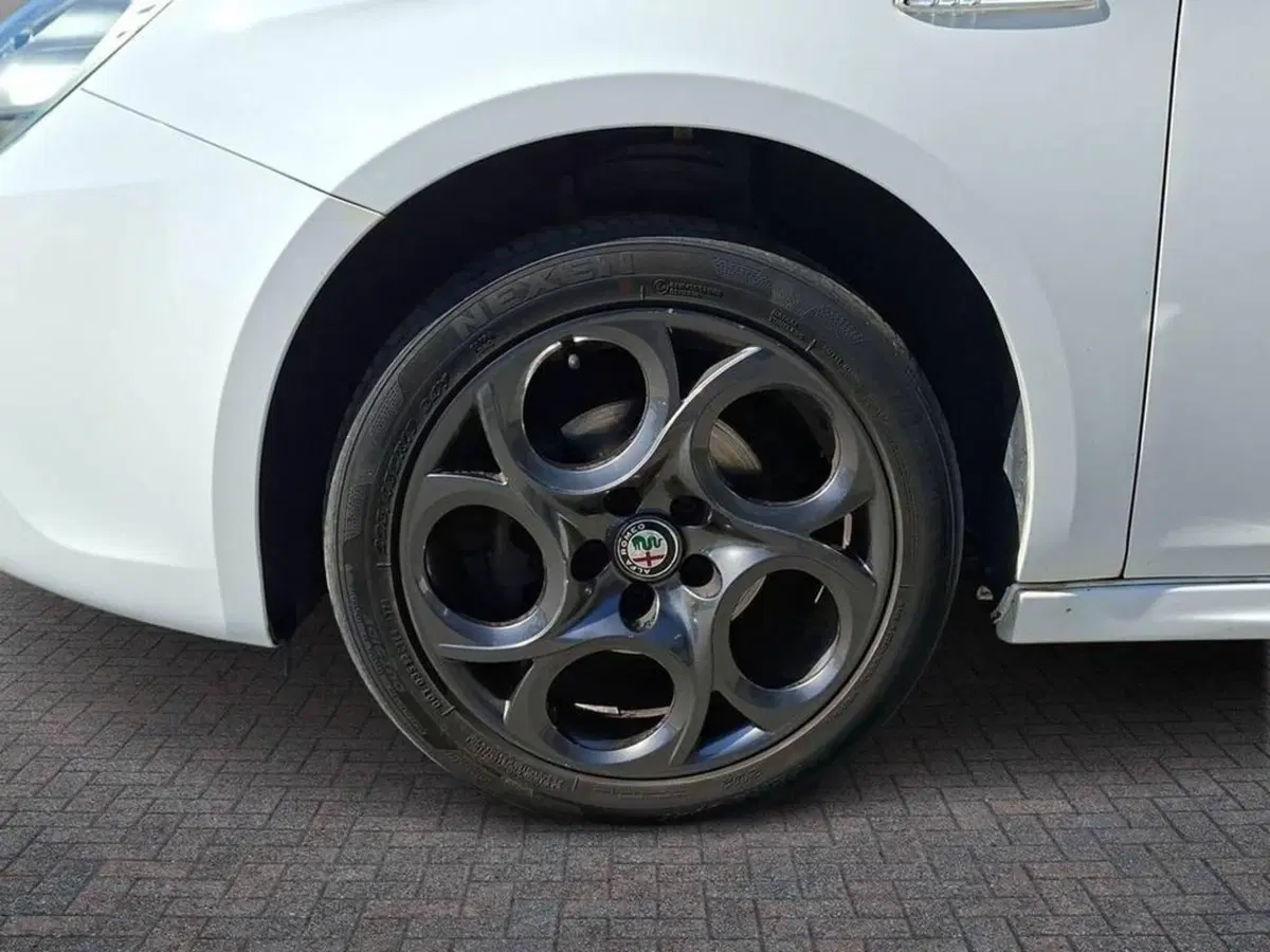 Alfa Romeo Giulietta usata a Torino (7)