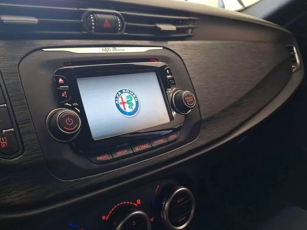 Alfa Romeo Giulietta usata a Torino (9)