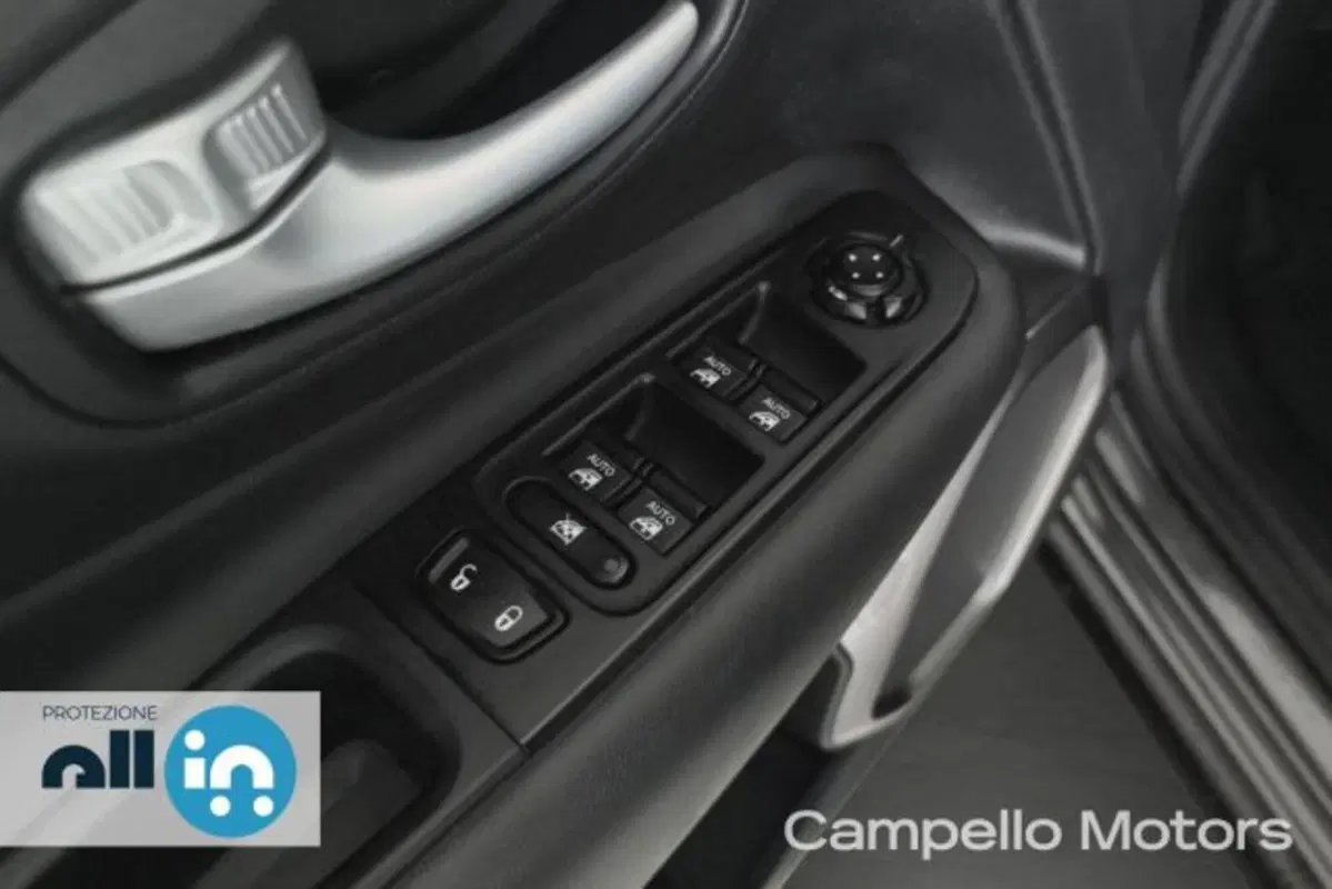 Jeep Renegade usata a Venezia (17)