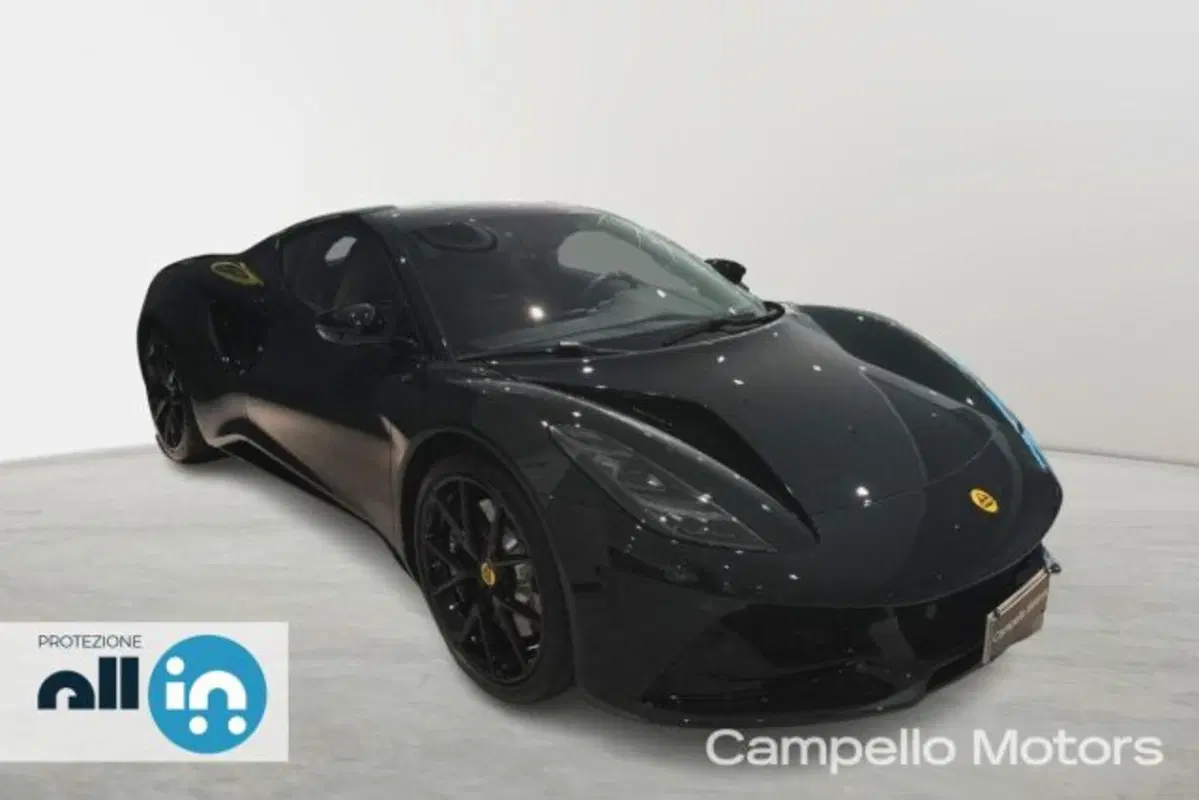 Lotus Emira usata a Venezia