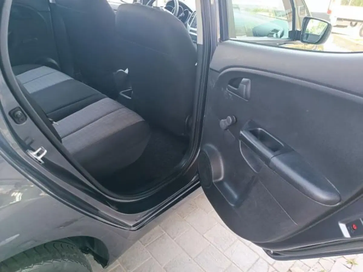 Kia Venga usata a Pisa (12)