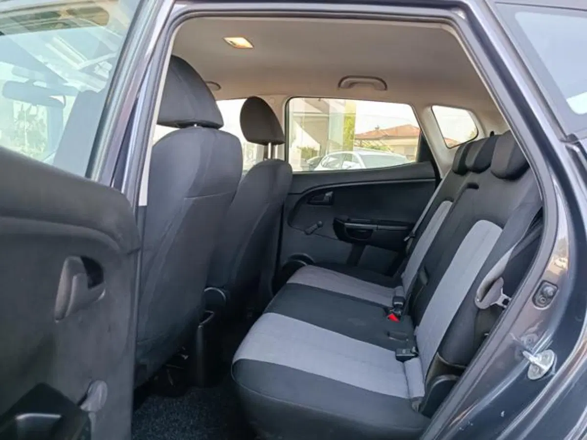 Kia Venga usata a Pisa (8)