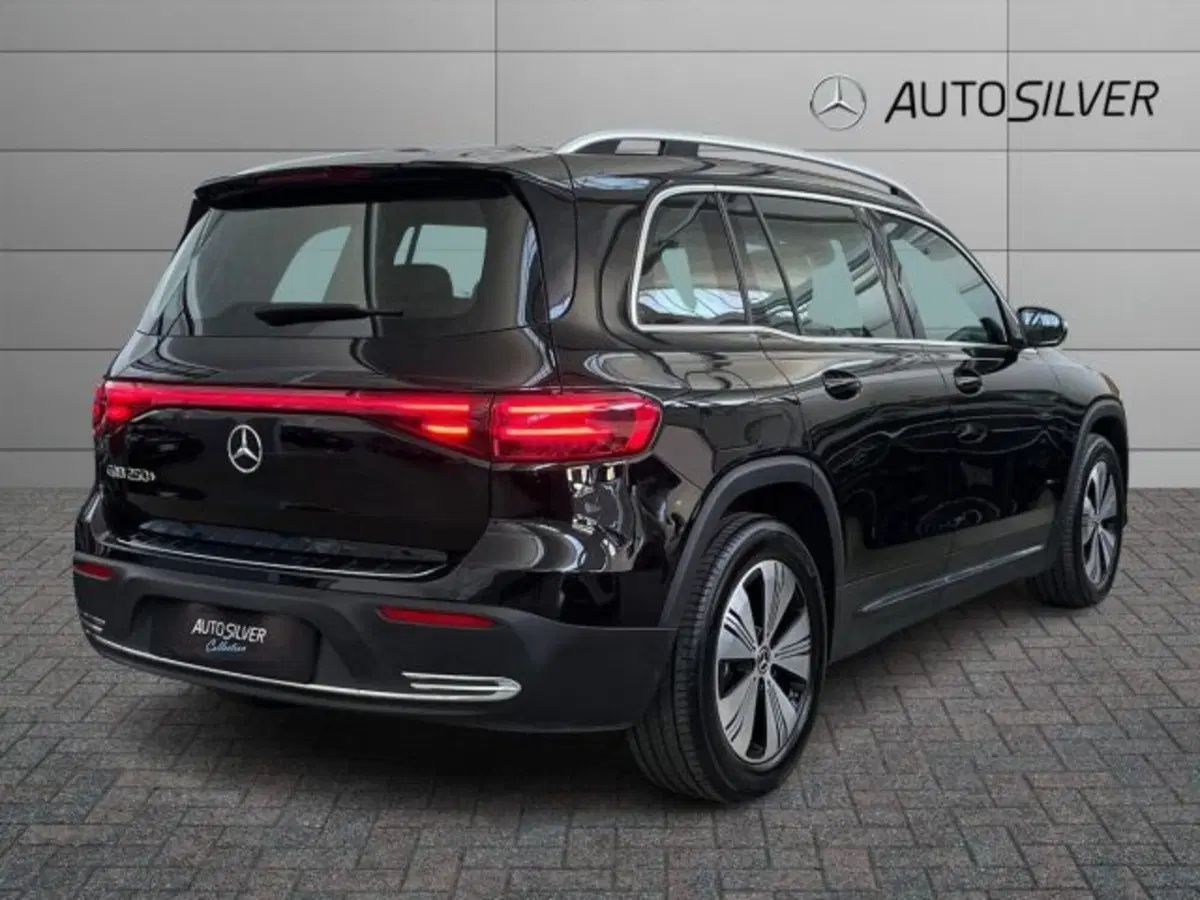 Mercedes-Benz EQB usata a Verona (2)