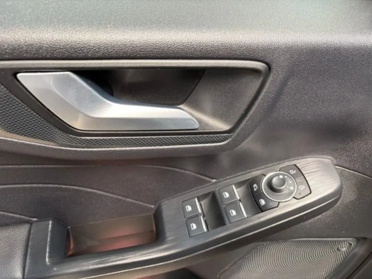 Ford Kuga usata a Lodi (13)