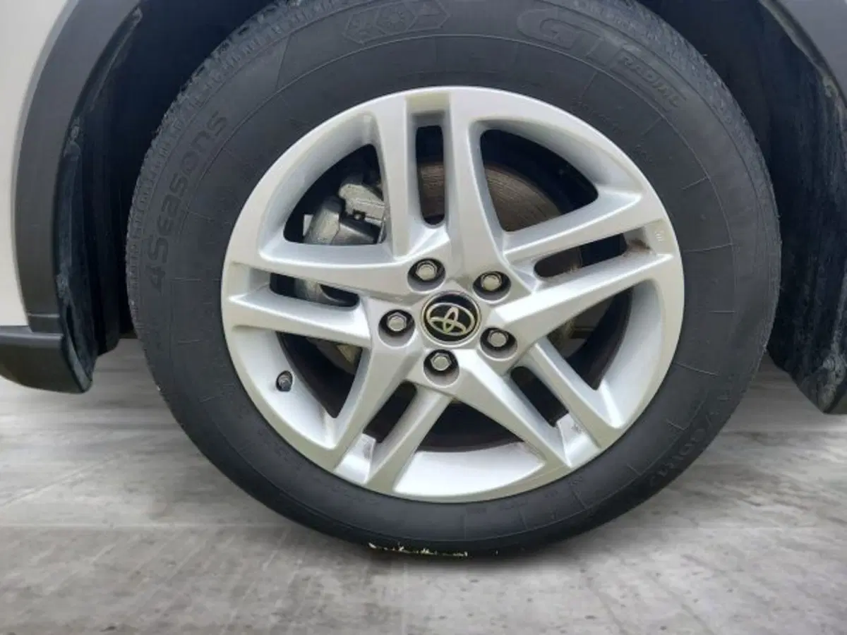 Toyota Toyota C-HR usata a Roma (13)