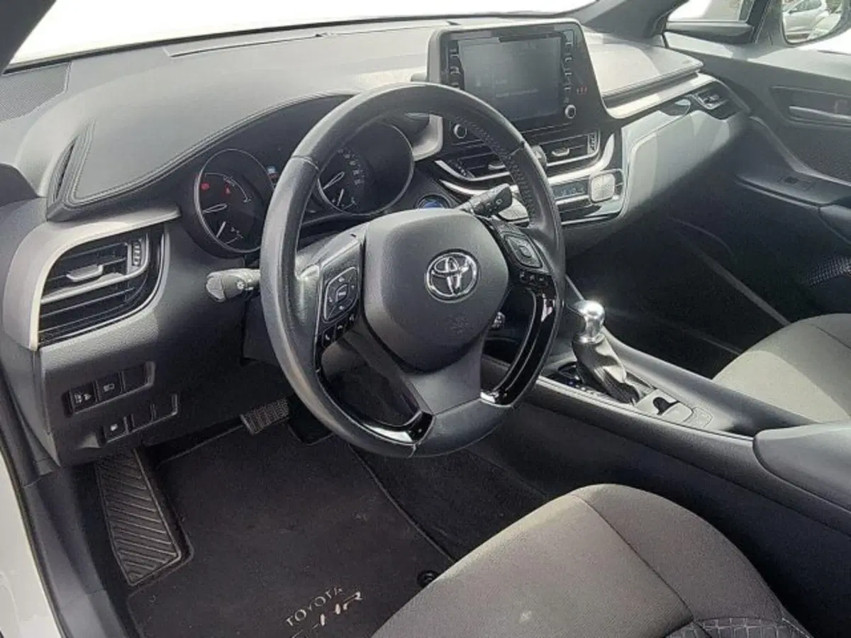 Toyota Toyota C-HR usata a Roma (7)