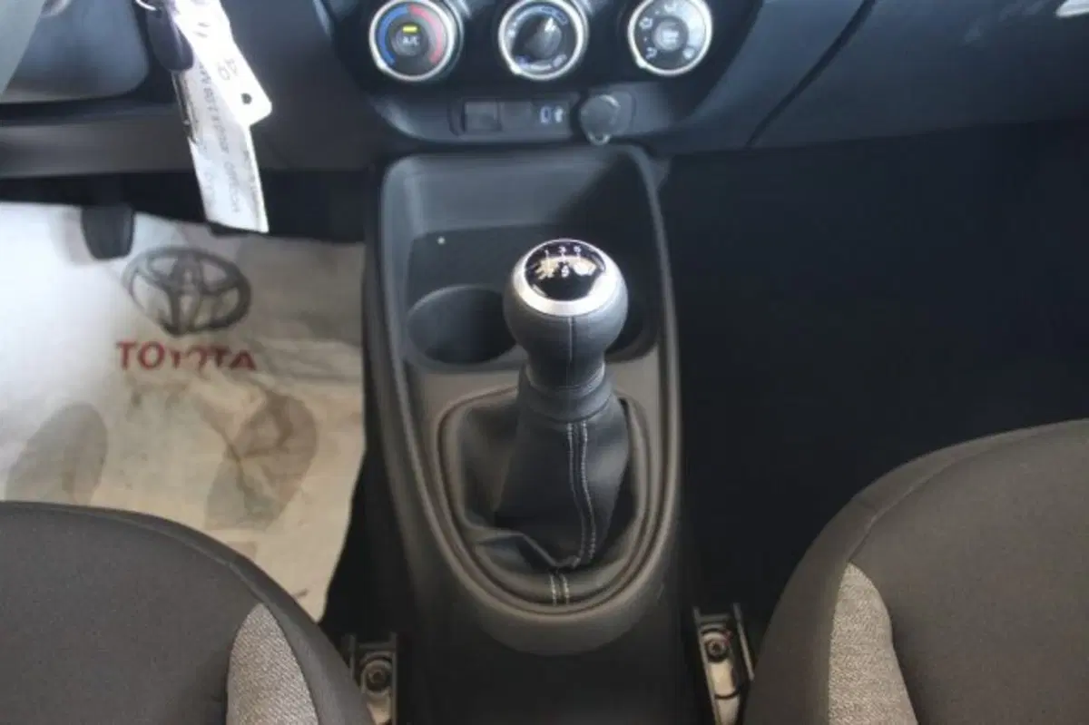 Toyota Aygo X usata a Roma (13)
