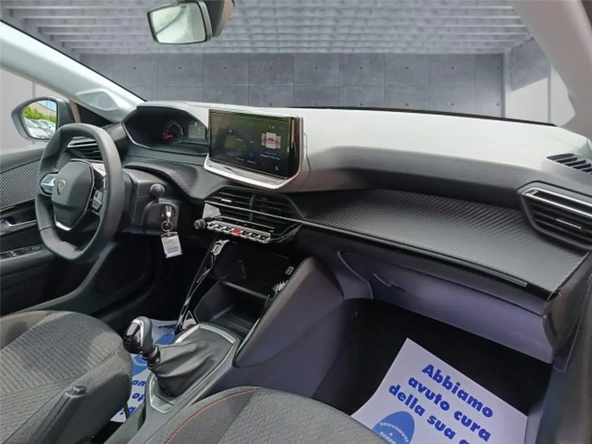 Peugeot 208 usata a Bari (12)