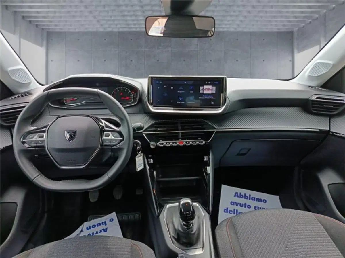 Peugeot 208 usata a Bari (13)