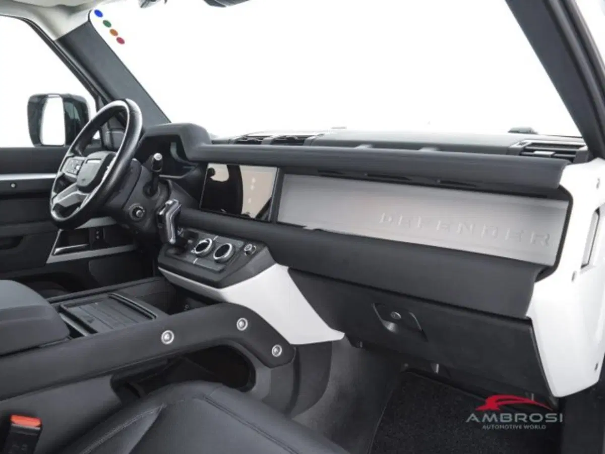 Land Rover Defender usata a Perugia (12)