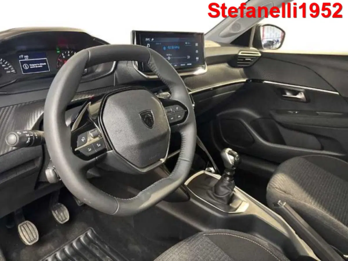 Peugeot 208 nuova a Bologna (11)