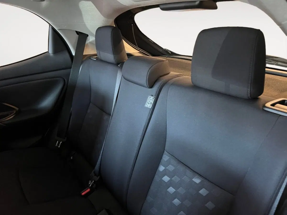 Mazda Mazda2 Hybrid nuova a Verona (7)