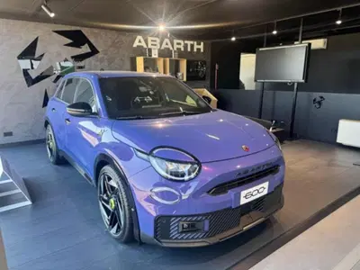 Abarth 600e 54kWh Scorpionissima 280cv nuova a Vercelli