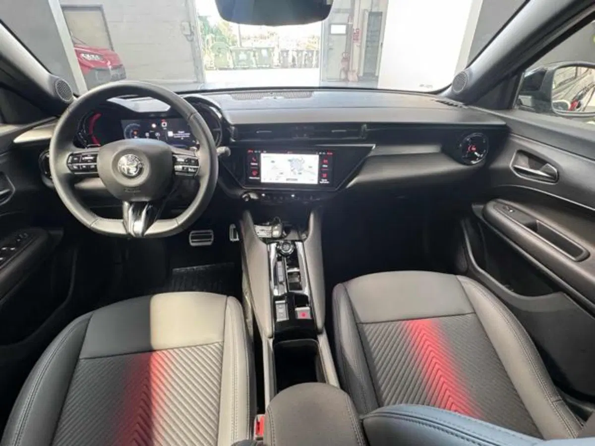 Alfa Romeo Junior nuova a Vercelli (10)