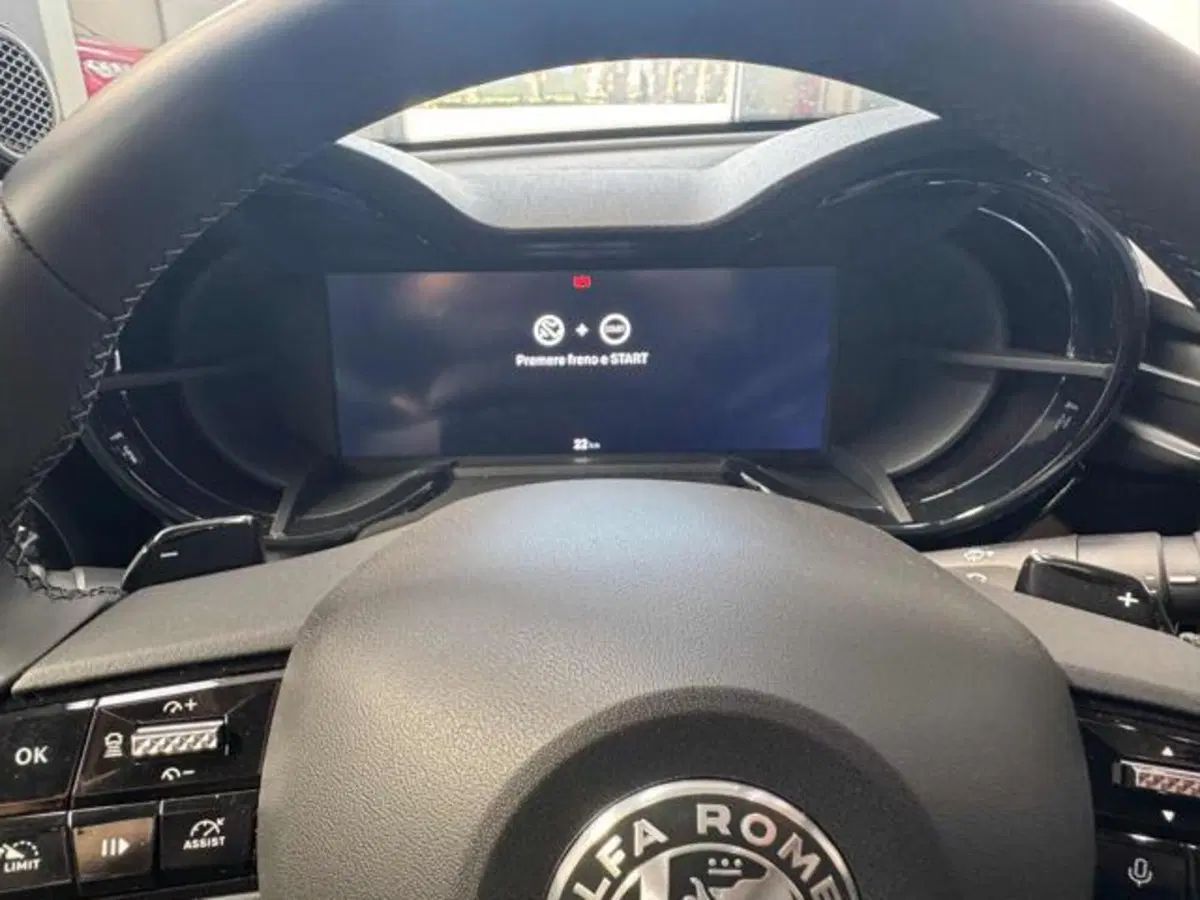 Alfa Romeo Junior nuova a Vercelli (11)