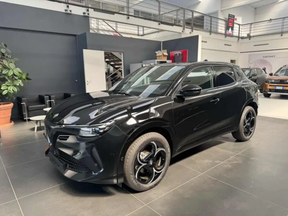 Alfa Romeo Junior nuova a Vercelli (3)
