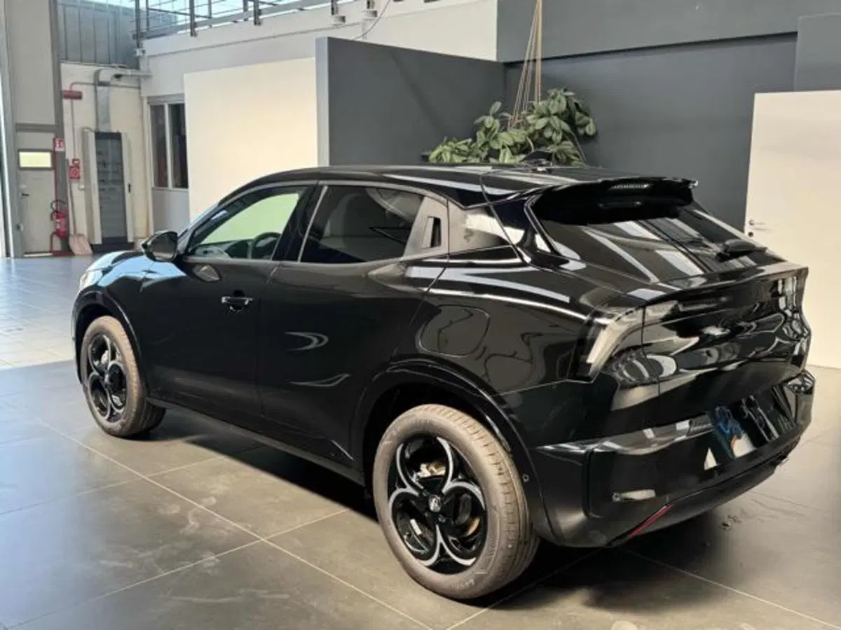 Alfa Romeo Junior nuova a Vercelli (5)