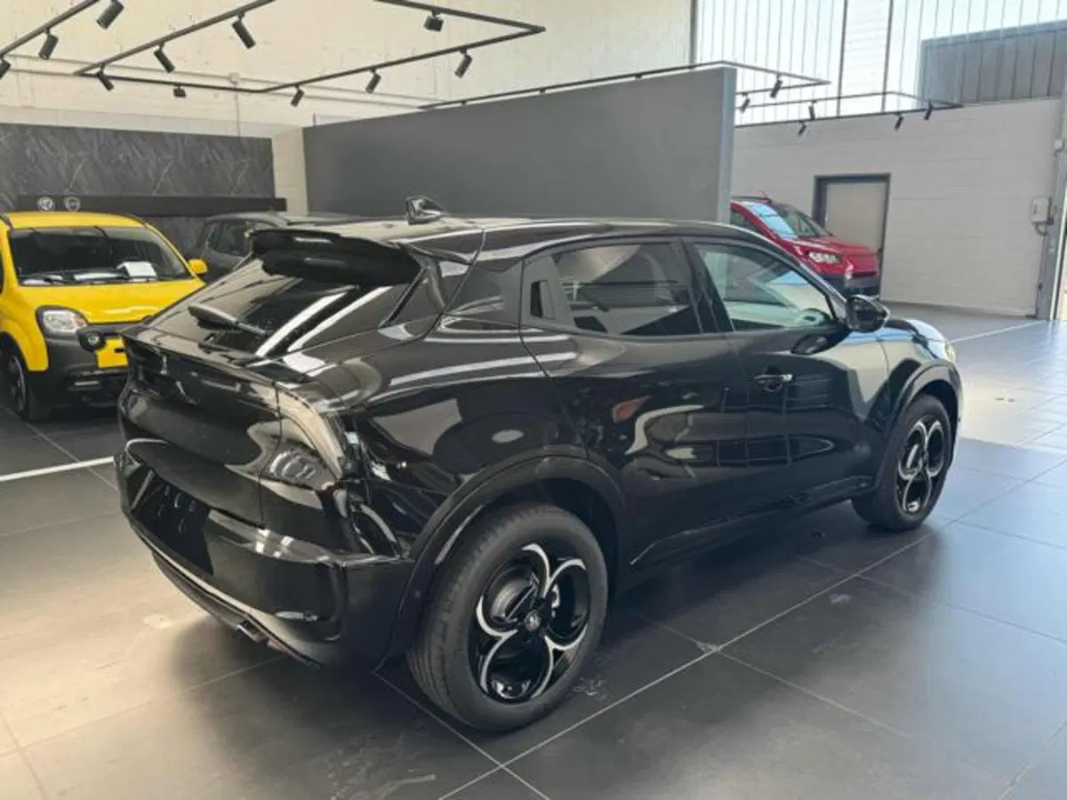 Alfa Romeo Junior nuova a Vercelli (7)