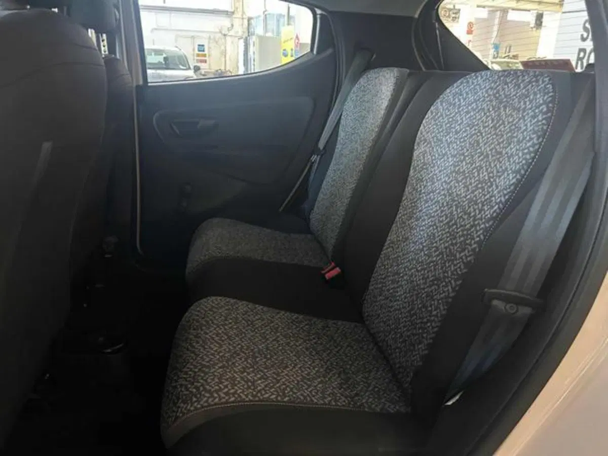 Lancia Ypsilon usata a Vercelli (10)