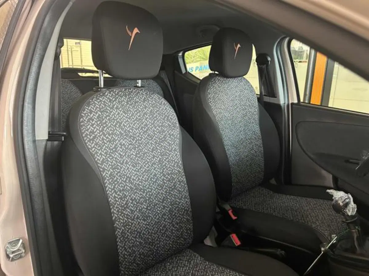 Lancia Ypsilon usata a Vercelli (17)