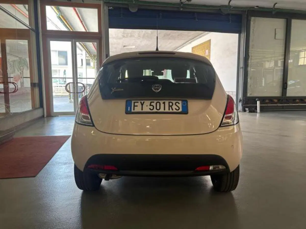 Lancia Ypsilon usata a Vercelli (7)