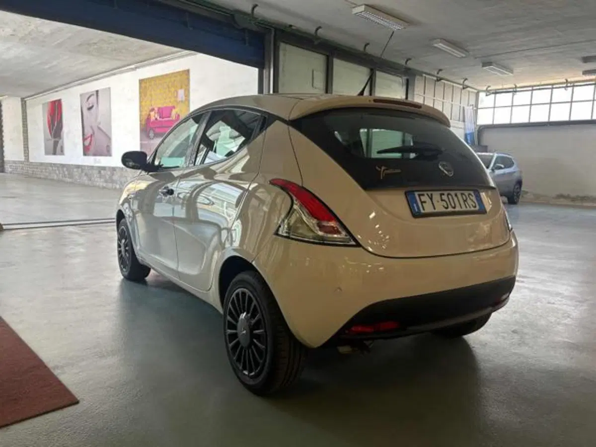 Lancia Ypsilon usata a Vercelli (9)