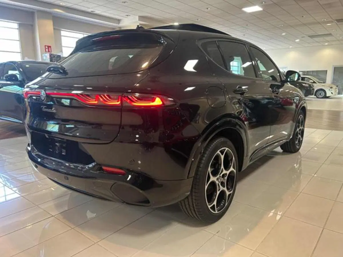 Alfa Romeo Tonale nuova a Vercelli (8)