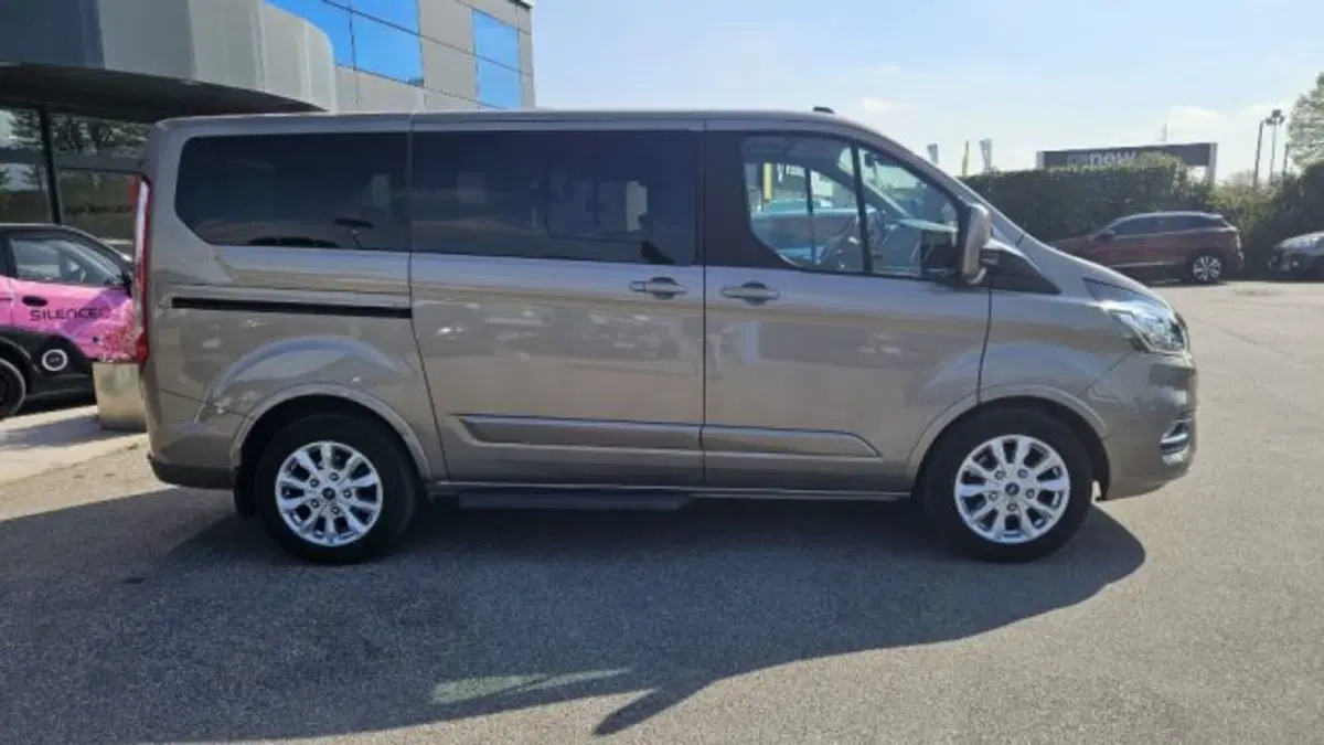 Ford Tourneo Custom usata a Lucca (3)