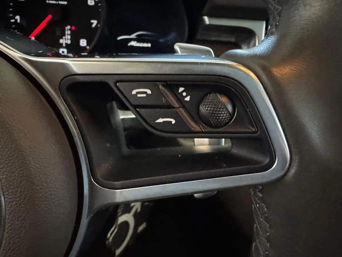 Porsche Macan usata a Varese (14)