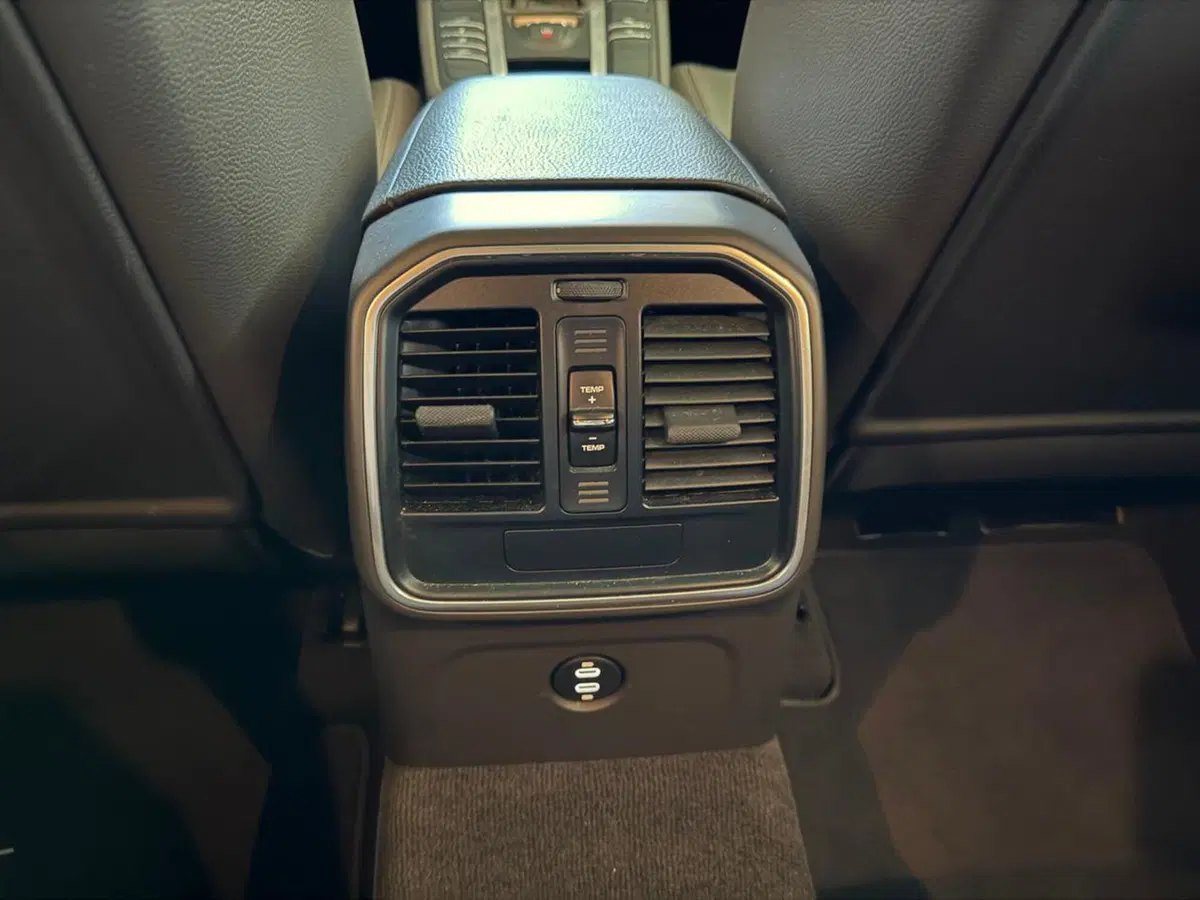Porsche Macan usata a Varese (20)