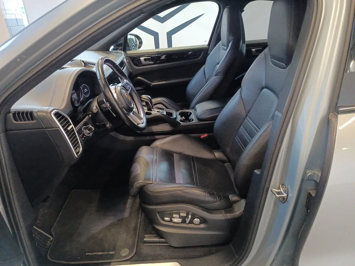Porsche Cayenne usata a Varese (8)