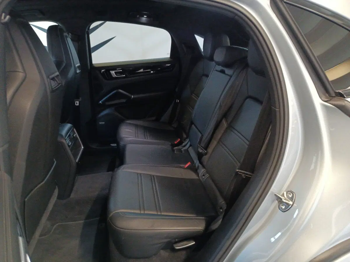 Porsche Cayenne usata a Varese (9)