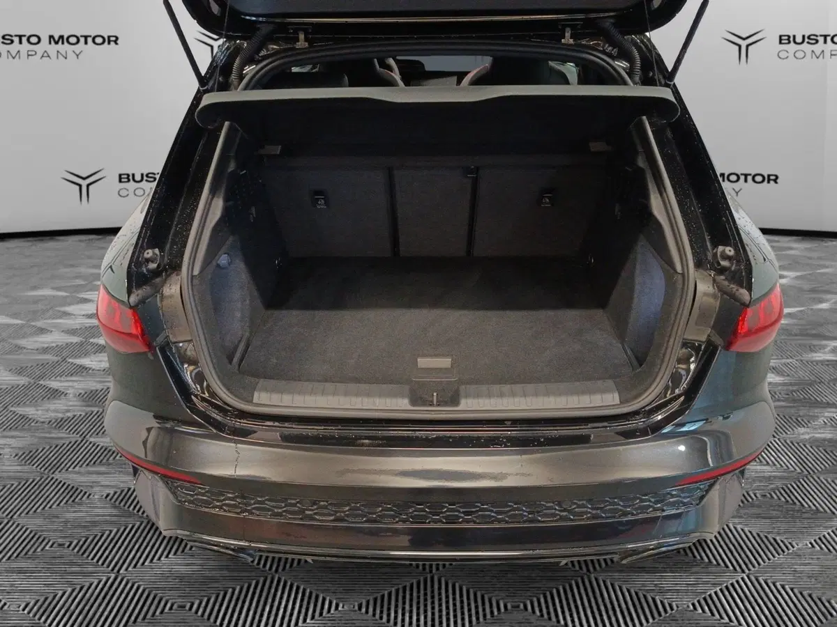 Audi RS 3 Sportback usata a Varese (11)