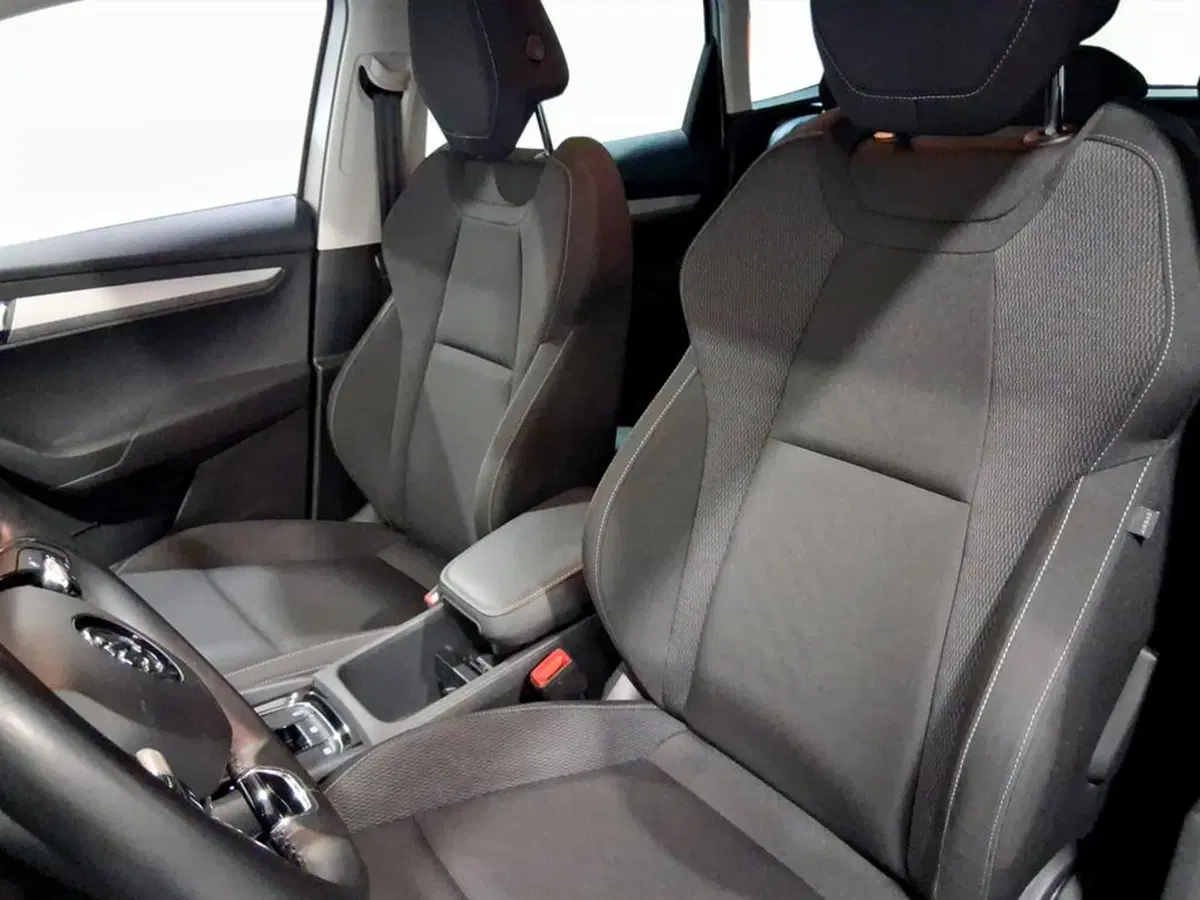 Skoda Karoq usata a Padova (13)