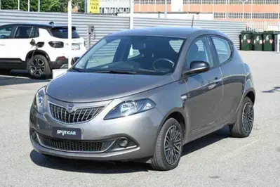 Lancia Ypsilon 1.0 FireFly 5 porte S&amp;S Hybrid Gold Plus del 2022 usata a Pianezza