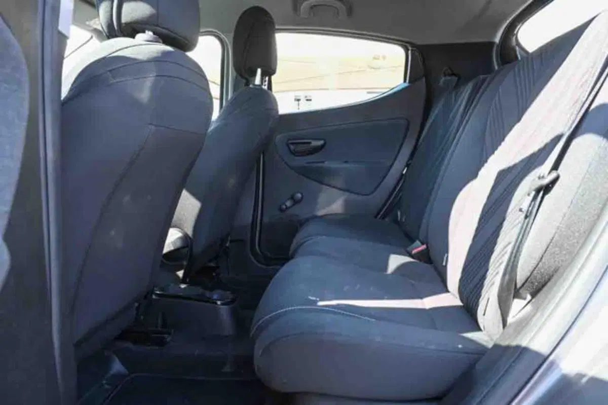 Lancia Ypsilon usata a Torino (10)