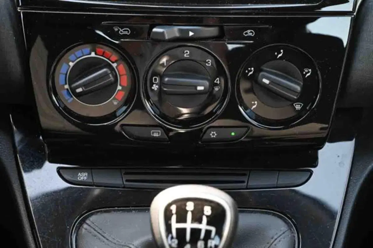 Lancia Ypsilon usata a Torino (14)