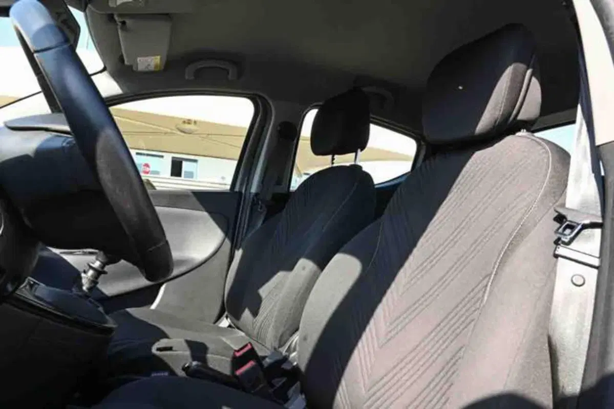 Lancia Ypsilon usata a Torino (9)