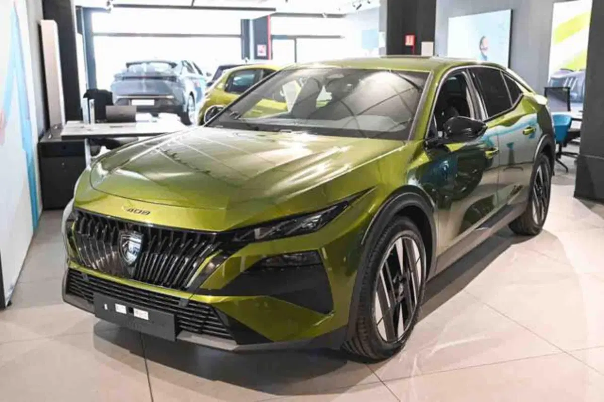 Peugeot 408 nuova a Torino