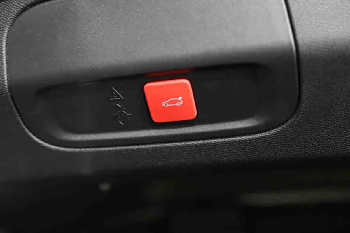 Peugeot 408 nuova a Torino (16)