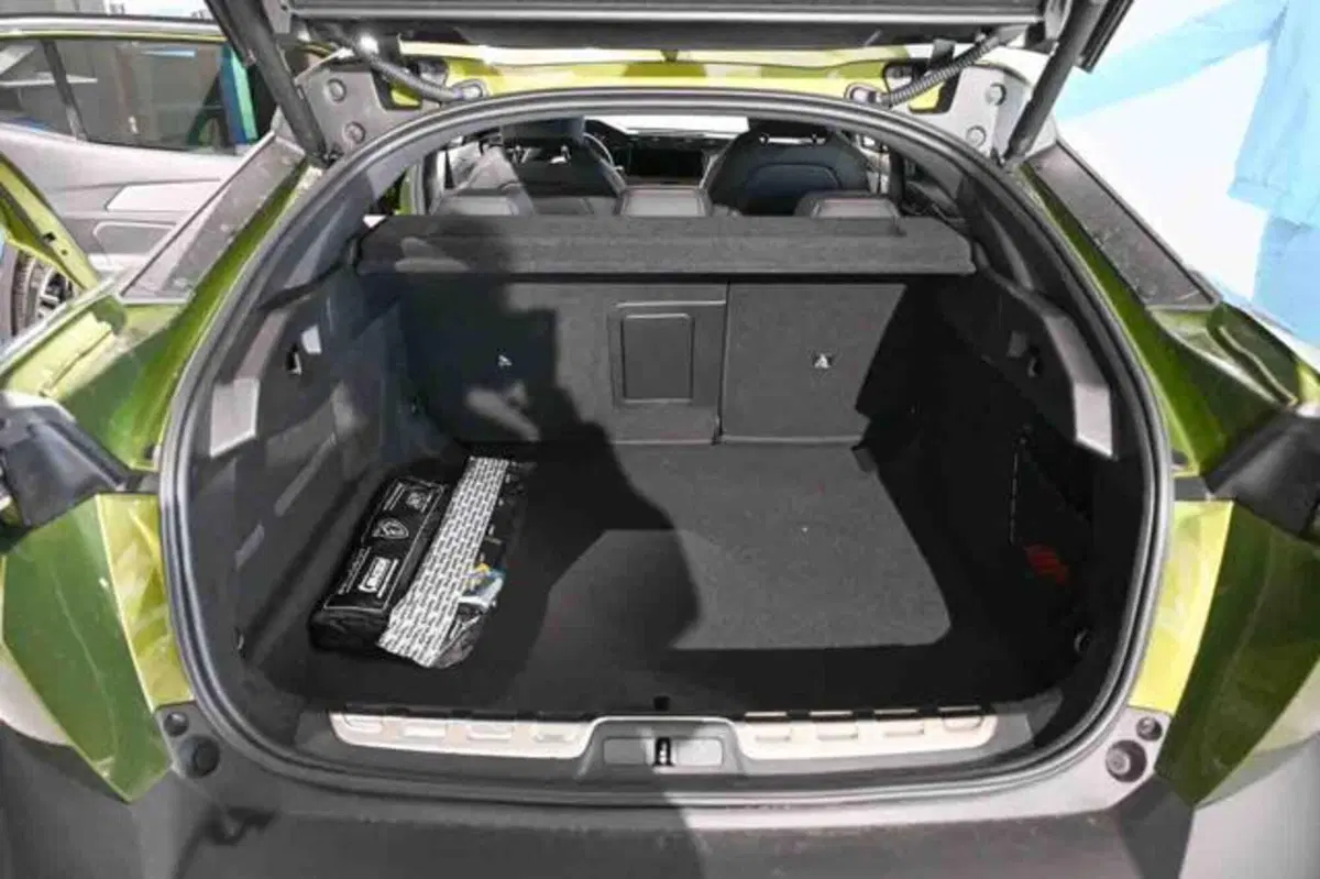 Peugeot 408 nuova a Torino (5)
