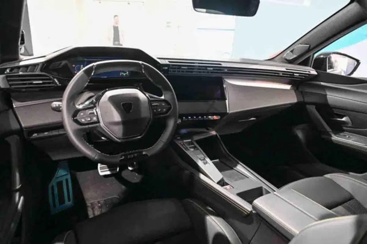 Peugeot 408 nuova a Torino (7)