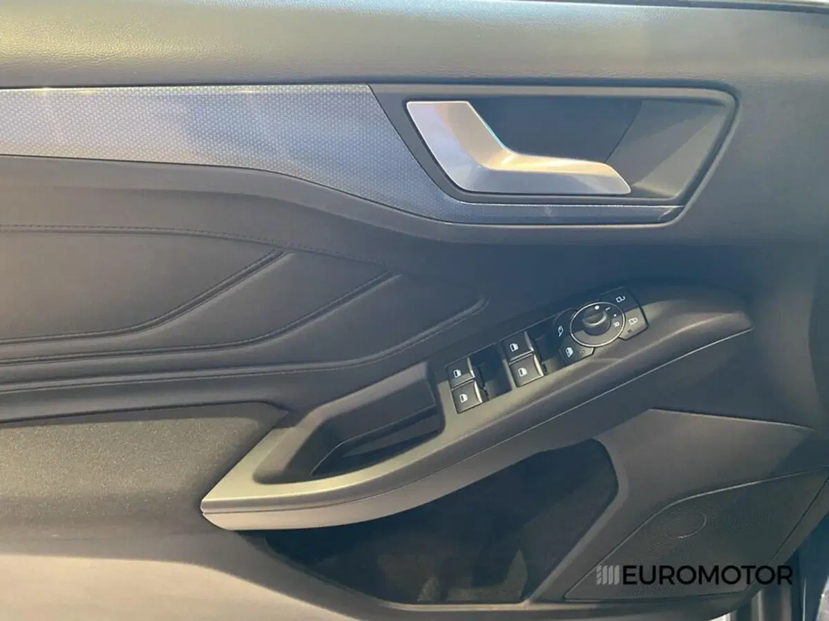 Ford Focus usata a Bari (15)