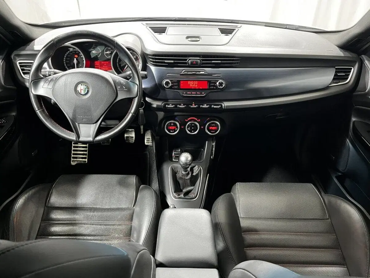 Alfa Romeo Giulietta usata a Sondrio (12)