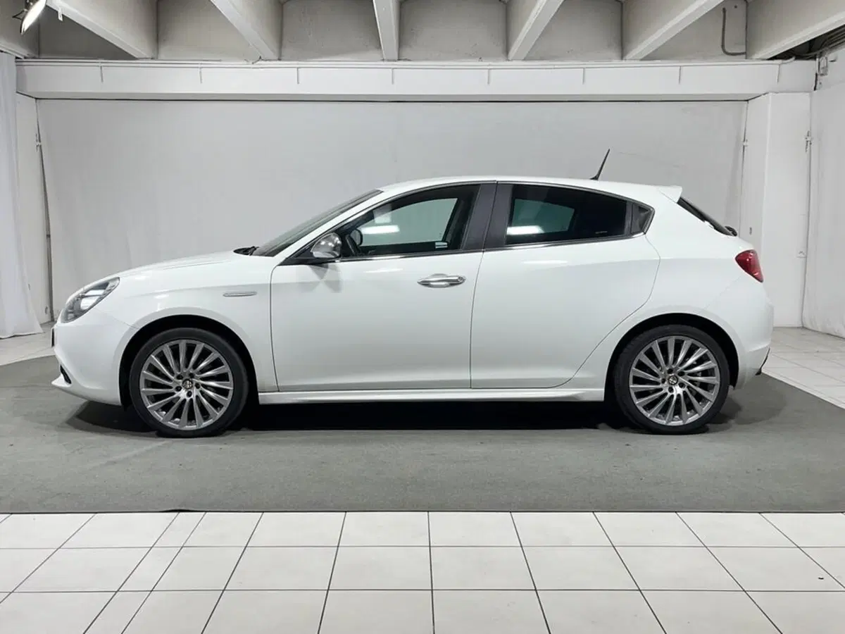 Alfa Romeo Giulietta usata a Sondrio (2)