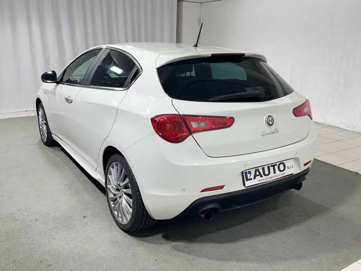 Alfa Romeo Giulietta usata a Sondrio (3)
