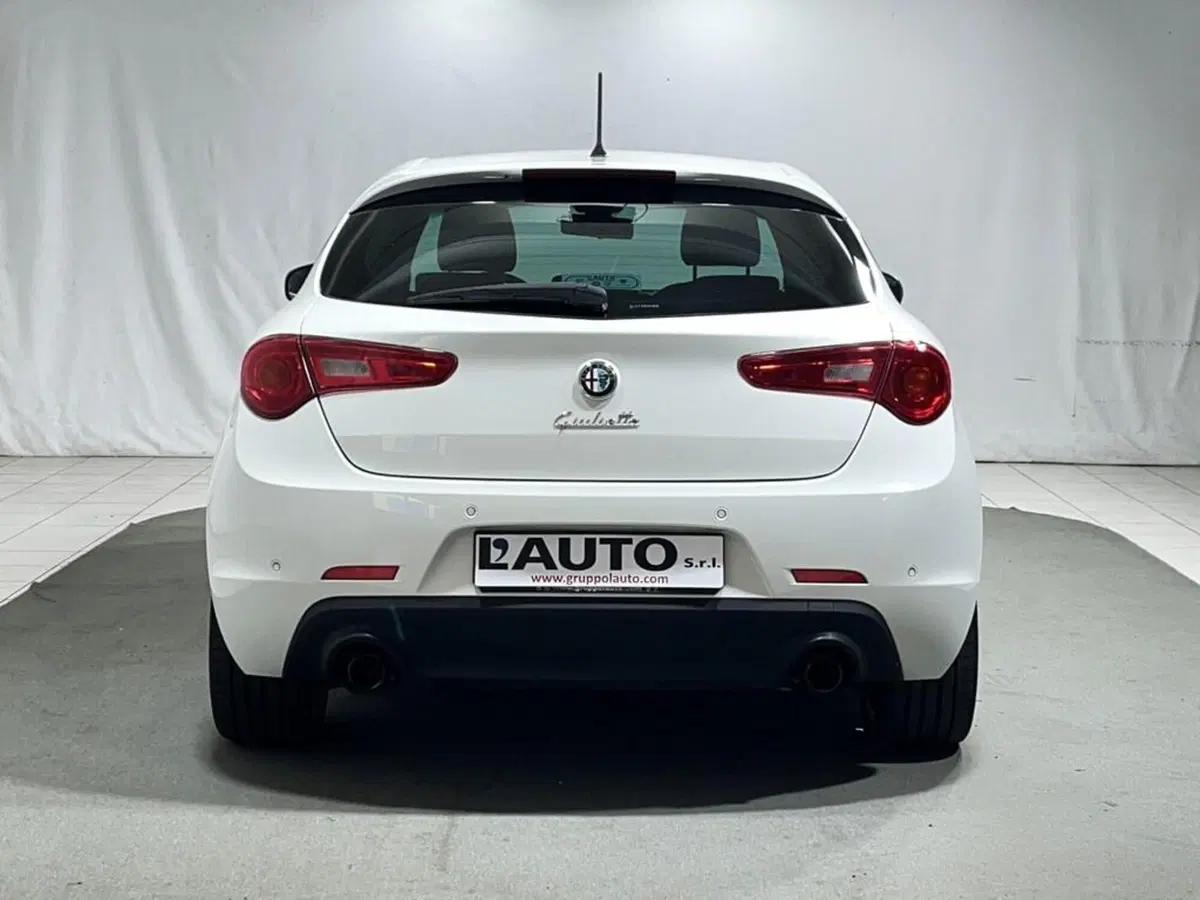 Alfa Romeo Giulietta usata a Sondrio (4)