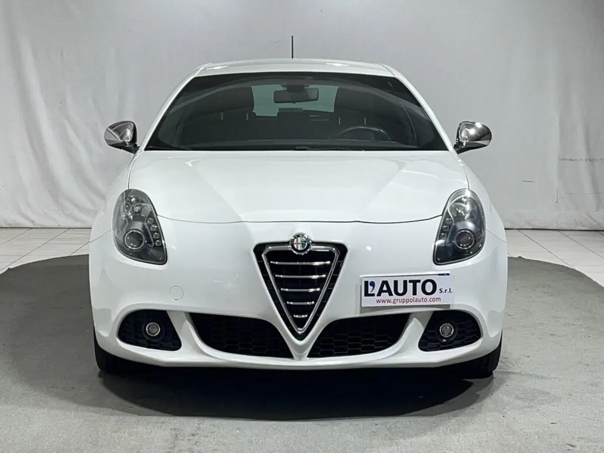 Alfa Romeo Giulietta usata a Sondrio (8)