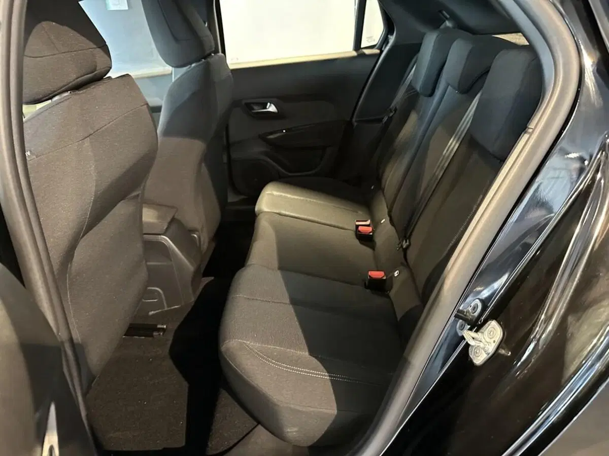 Lancia Ypsilon nuova a Sondrio (11)
