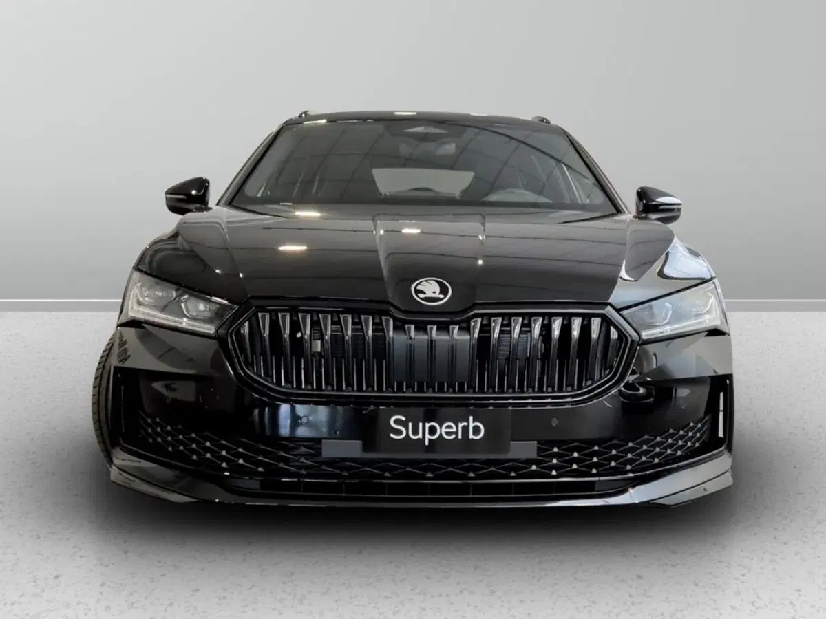 Skoda Superb Station Wagon nuova a Padova (7)